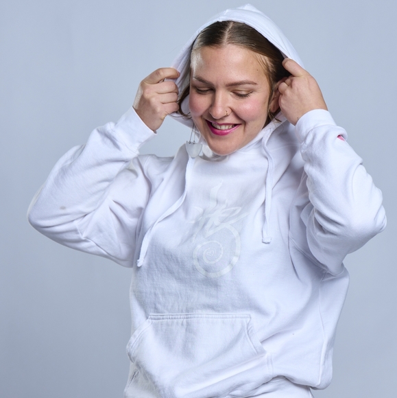 |HĂS| Snow White Hoodie - Picture 8 of 8